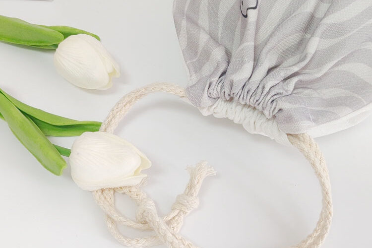 Fashion Canvas Drawstring Bags Custom Logo Cosmetic Gift Storage Pouches (3) Cute Canvas Drawstring Cosmetic Gift Storage Bags with Custom Logo