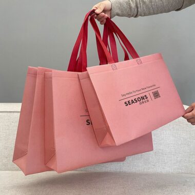 Custom Printed Fashion Non-Woven Carry Bags for Clothing Stores