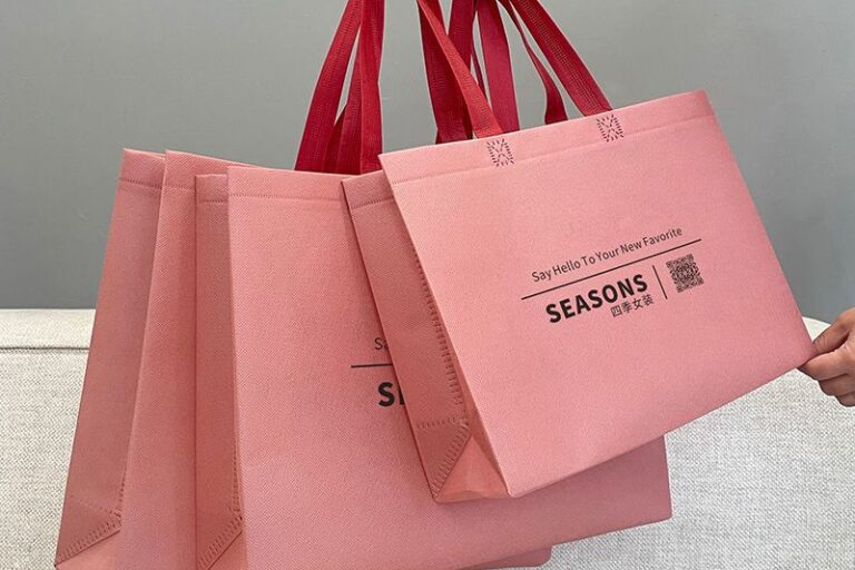 Custom Printed Fashion Non-Woven Carry Bags for Clothing Stores