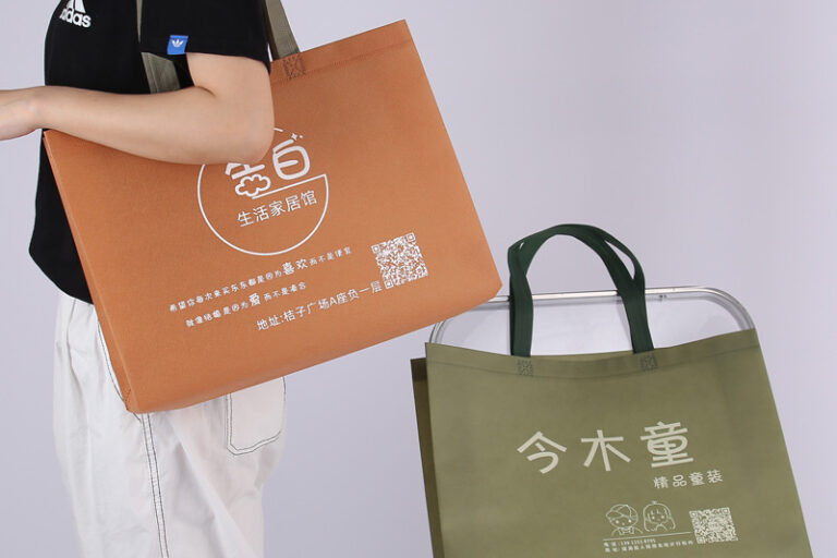 Custom Non-Woven Fashion Tote Bags for Girls' Clothing Store & Promotions