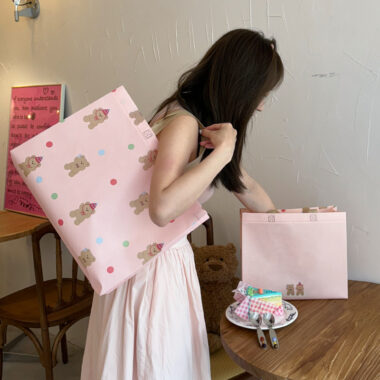 Cartoon Bear Non-Woven Carry Bags for Kidswear Stores and Gift Packaging