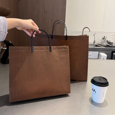  Custom Printed Fashion Non Woven Tote Bags for Clothes & Gift Wrapping