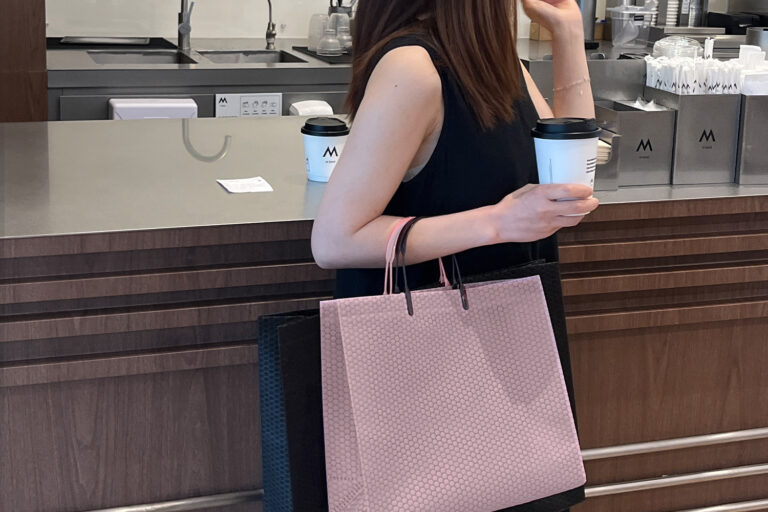 Custom Printed Fashion Non Woven Tote Bags for Clothes & Gift Wrapping