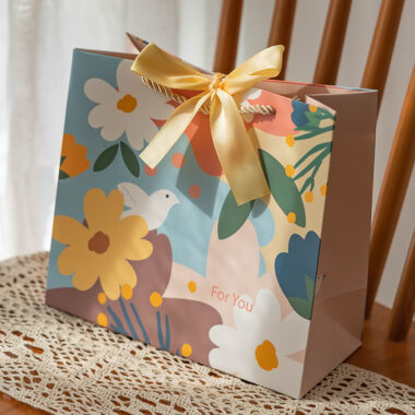 Fresh Forest Leaves Gift Bag with Bow Tie for Clothes and Holiday Gifts