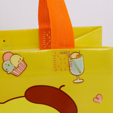 Sanrio Cartoon Non-Woven Tote Bags for Kids Gift Packaging & Wholesale
