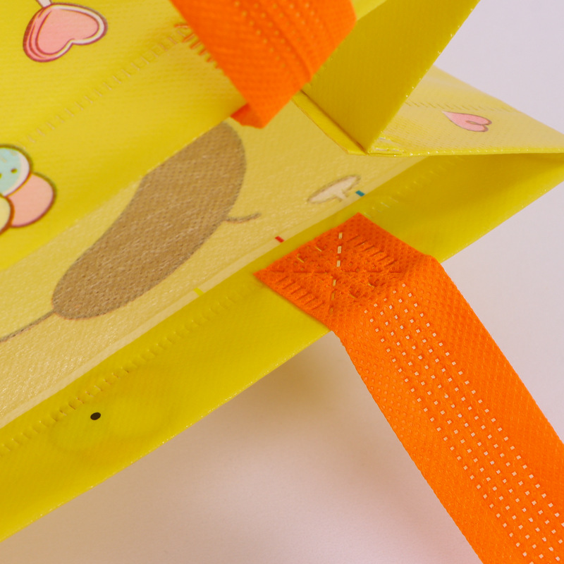 Sanrio Cartoon Non-Woven Tote Bags for Kids Gift Packaging & Wholesale